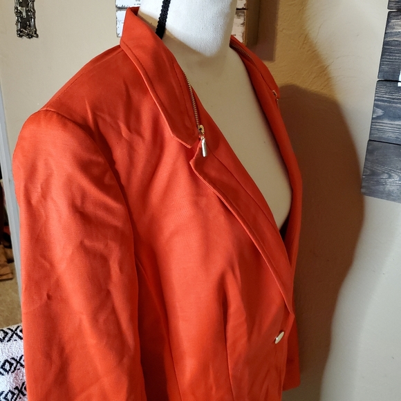 Calvin Klein Red Suit Jacket Size 12 Form Fitting. - Picture 10 of 16